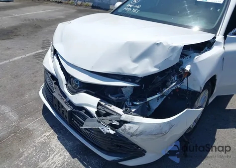 2020 Toyota Camry Le из США, поврежденный, VIN 4T1C11AK2LU362923